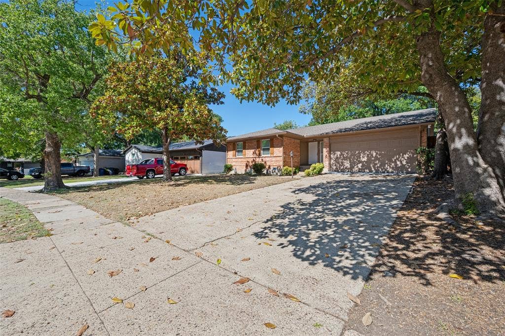 8819 Graywood Drive, Dallas, TX 75243 8819 Graywood Drive, Dallas, TX 75243