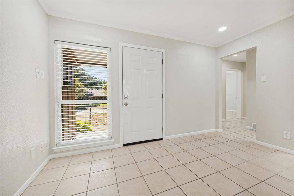 8819 Graywood Drive, Dallas, TX 75243 8819 Graywood Drive, Dallas, TX 75243