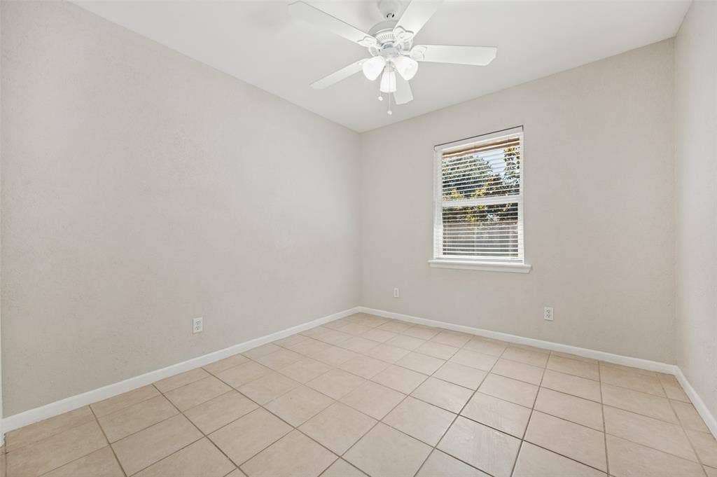 8819 Graywood Drive, Dallas, TX 75243 8819 Graywood Drive, Dallas, TX 75243