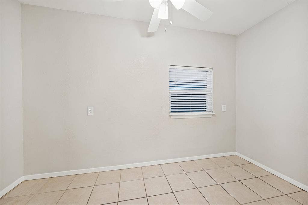 8819 Graywood Drive, Dallas, TX 75243 8819 Graywood Drive, Dallas, TX 75243
