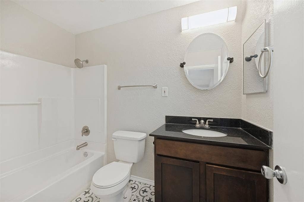 8819 Graywood Drive, Dallas, TX 75243 8819 Graywood Drive, Dallas, TX 75243