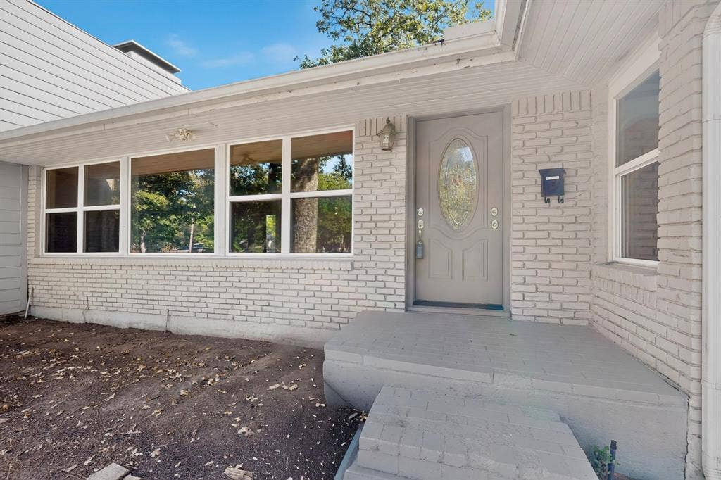 2314 Wales Place, Irving, TX 75062 Brick exterior with painted finish