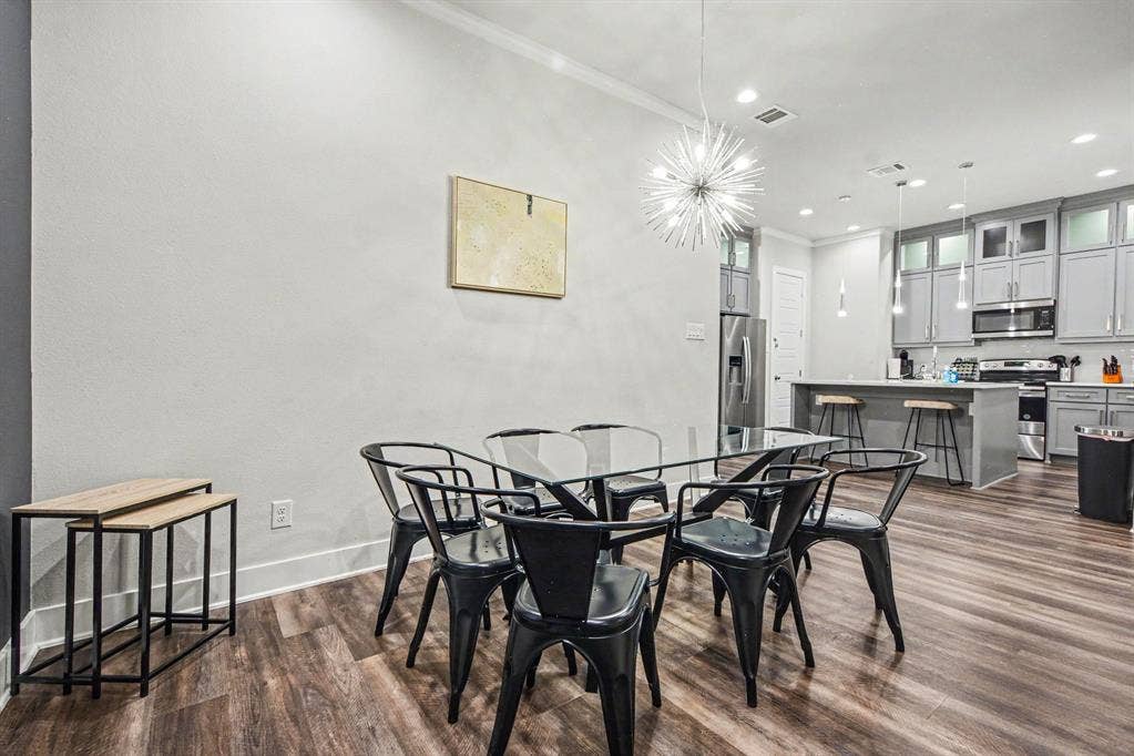 1435 Strickland Street, Dallas, TX 75216 1435 Strickland Street, Dallas, TX 75216