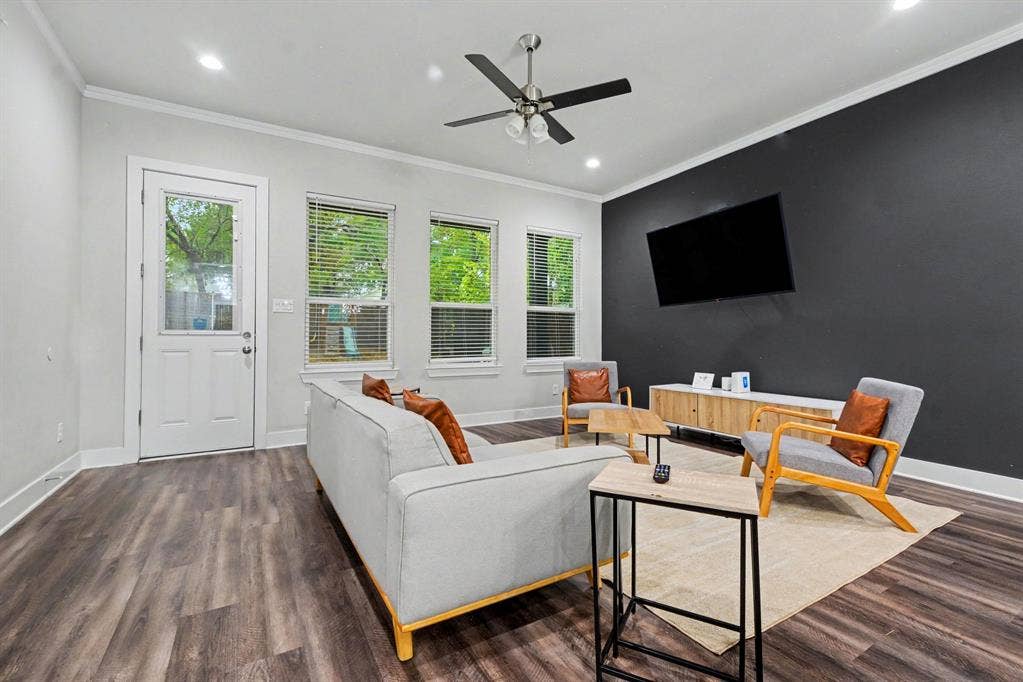 1435 Strickland Street, Dallas, TX 75216 1435 Strickland Street, Dallas, TX 75216