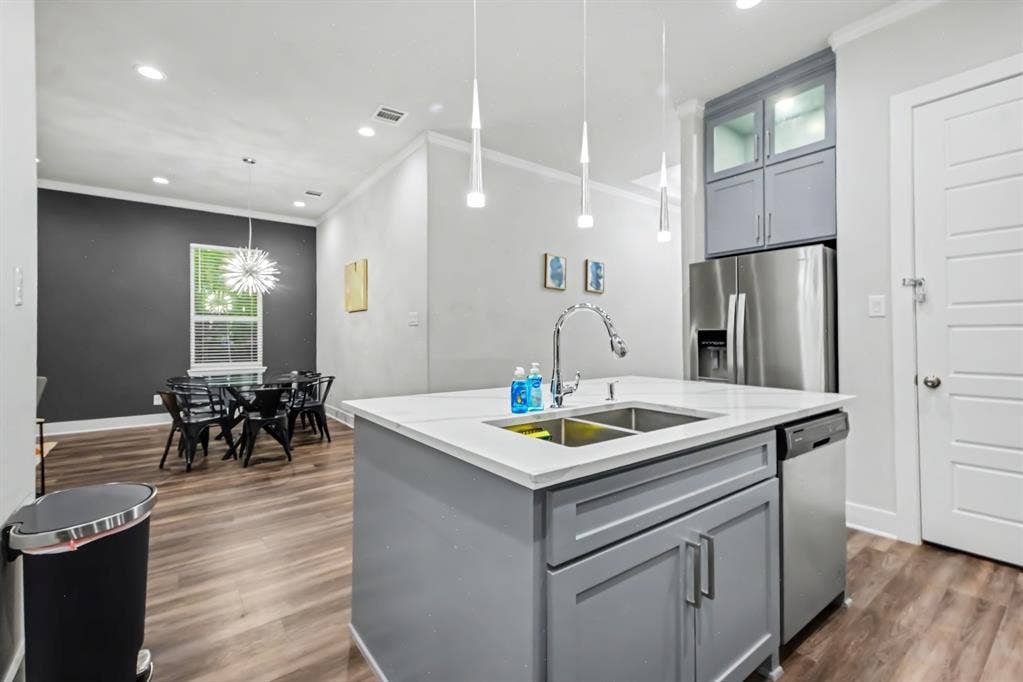 1435 Strickland Street, Dallas, TX 75216 1435 Strickland Street, Dallas, TX 75216