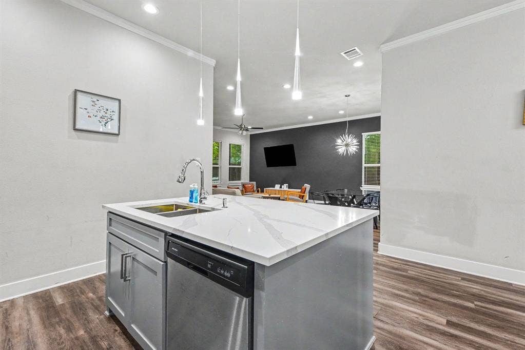 1435 Strickland Street, Dallas, TX 75216 1435 Strickland Street, Dallas, TX 75216
