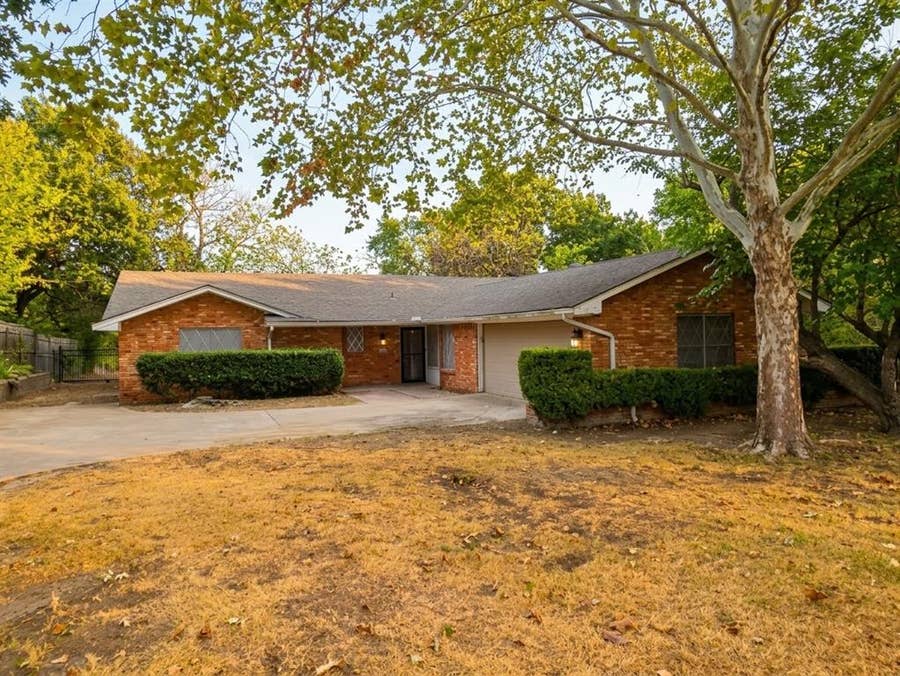 Property photo for 506 N Royal Oak Drive, Duncanville, TX