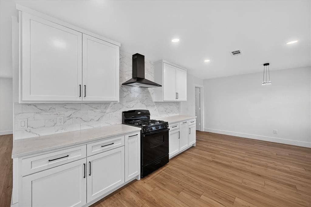 902 Ridgefield Drive, Plano, TX 75075 902 Ridgefield Drive, Plano, TX 75075