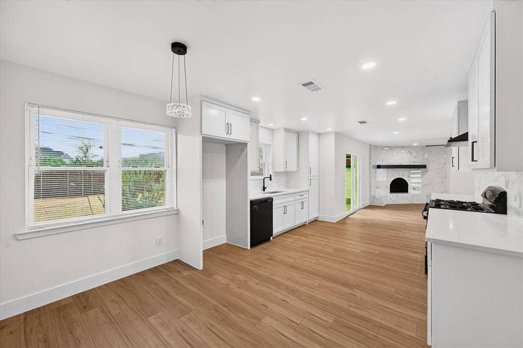 902 Ridgefield Drive, Plano, TX 75075 902 Ridgefield Drive, Plano, TX 75075
