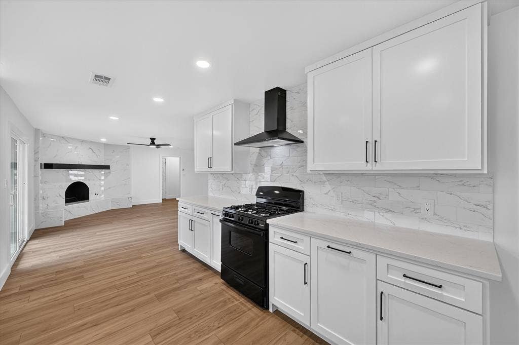 902 Ridgefield Drive, Plano, TX 75075 902 Ridgefield Drive, Plano, TX 75075