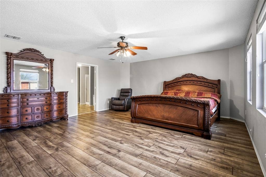 1856 Lariat Drive, Fort Worth, TX 76247 Primary bedroom