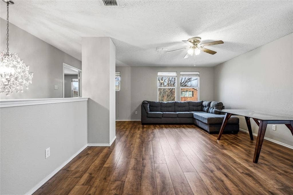 1856 Lariat Drive, Fort Worth, TX 76247 Large upstairs loft