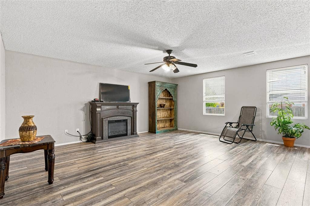 1856 Lariat Drive, Fort Worth, TX 76247 Large downstairs family room