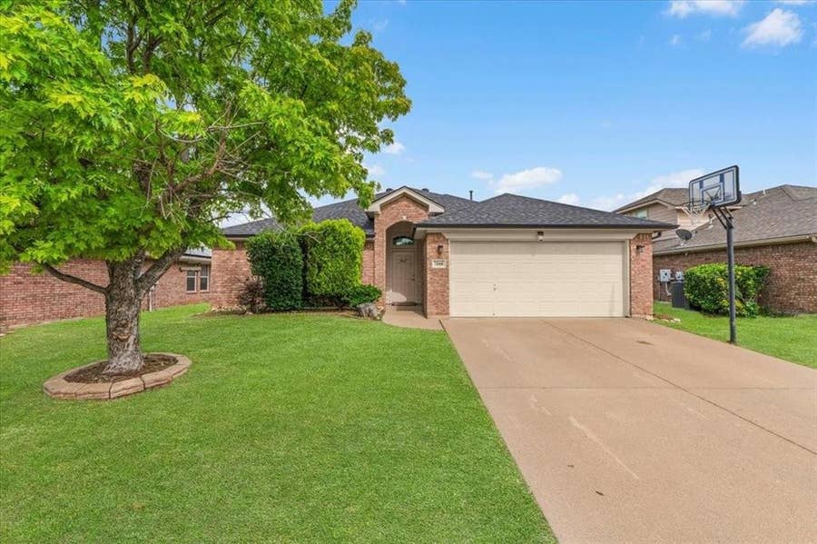Property photo for 7008 Denver City Drive, Fort Worth, TX