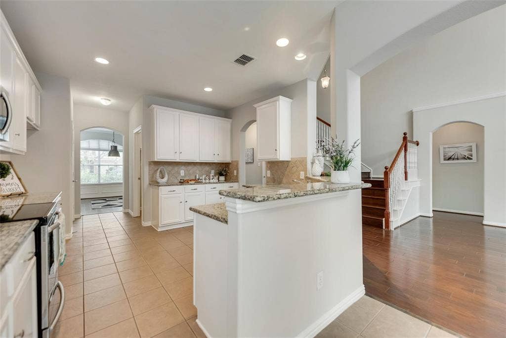 9740 Ellery Avenue, Plano, TX 75025 9740 Ellery Avenue, Plano, TX 75025