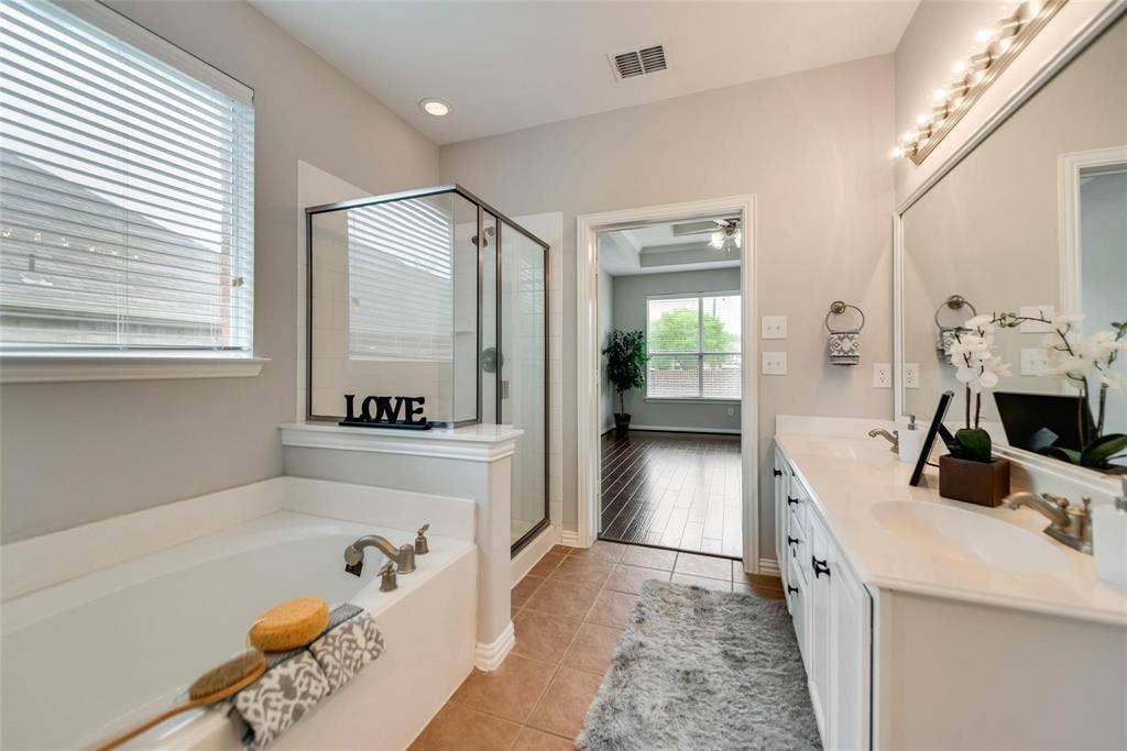 9740 Ellery Avenue, Plano, TX 75025 9740 Ellery Avenue, Plano, TX 75025