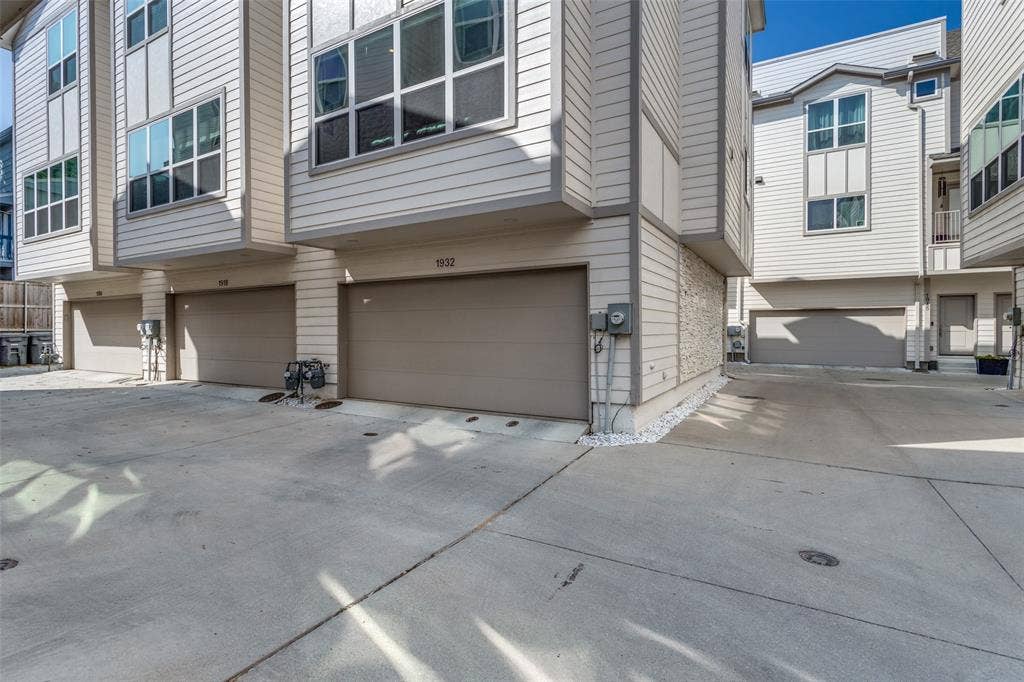 1932 Landon Lane, Dallas, TX 75204 1932 Landon Lane, Dallas, TX 75204