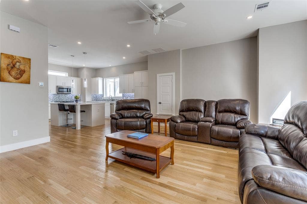 1932 Landon Lane, Dallas, TX 75204 1932 Landon Lane, Dallas, TX 75204