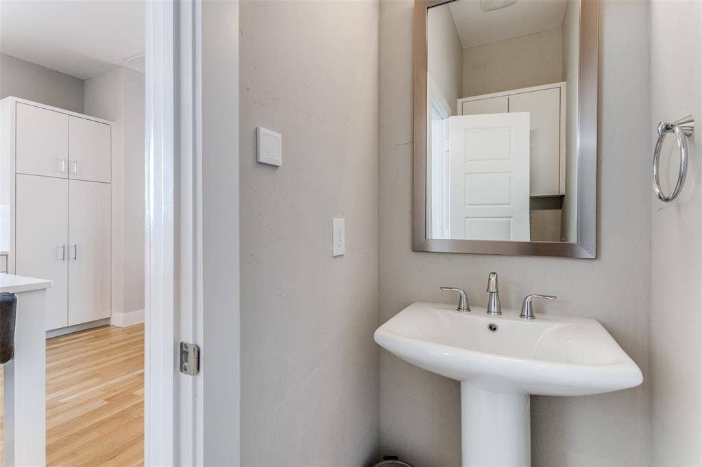 1932 Landon Lane, Dallas, TX 75204 1932 Landon Lane, Dallas, TX 75204