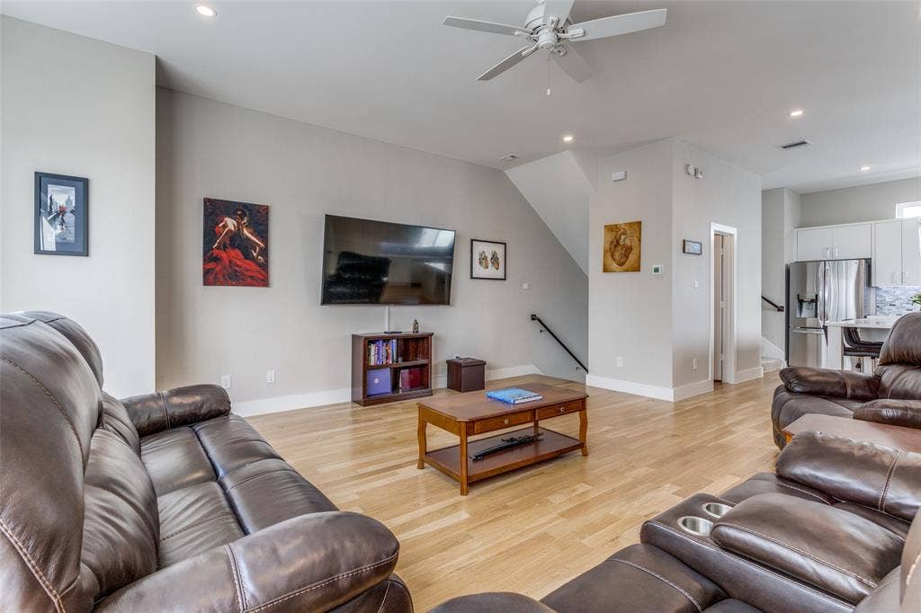 1932 Landon Lane, Dallas, TX 75204 1932 Landon Lane, Dallas, TX 75204