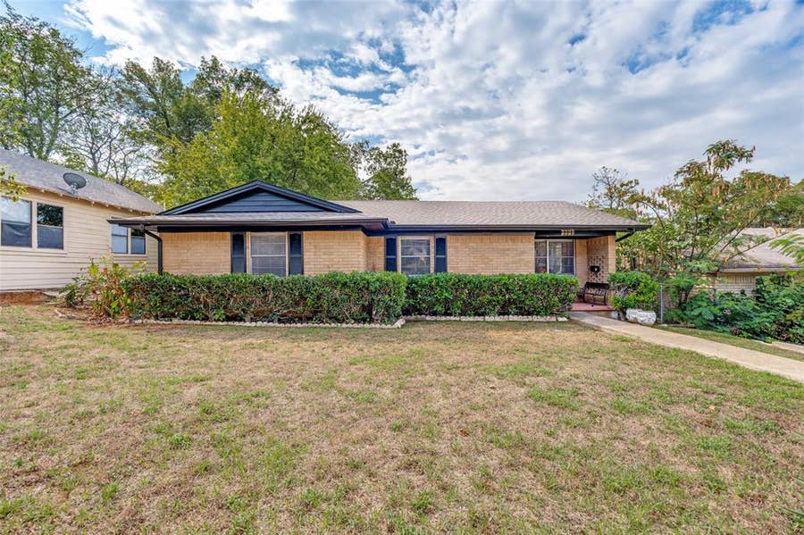 Property photo for 1214 W Morgan Street, Denison, TX