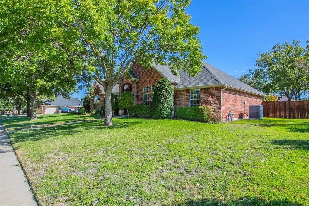 120 Crestbrook Court, Midlothian, TX 76065 120 Crestbrook Court, Midlothian, TX 76065