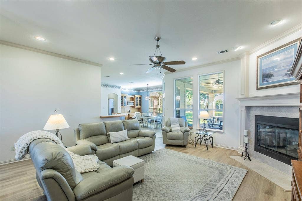 120 Crestbrook Court, Midlothian, TX 76065 120 Crestbrook Court, Midlothian, TX 76065