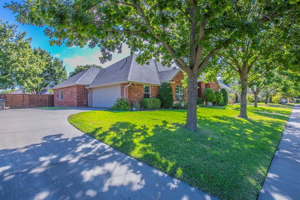 120 Crestbrook Court, Midlothian, TX 76065 120 Crestbrook Court, Midlothian, TX 76065