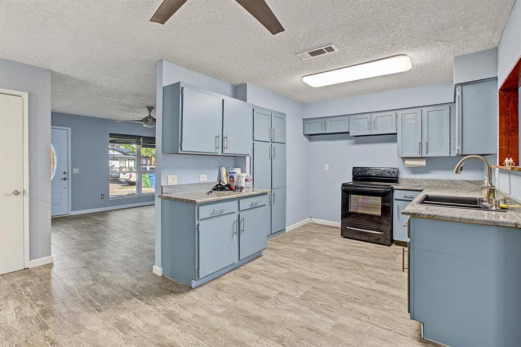 4716 Kyle Drive, Balch Springs, TX 75180