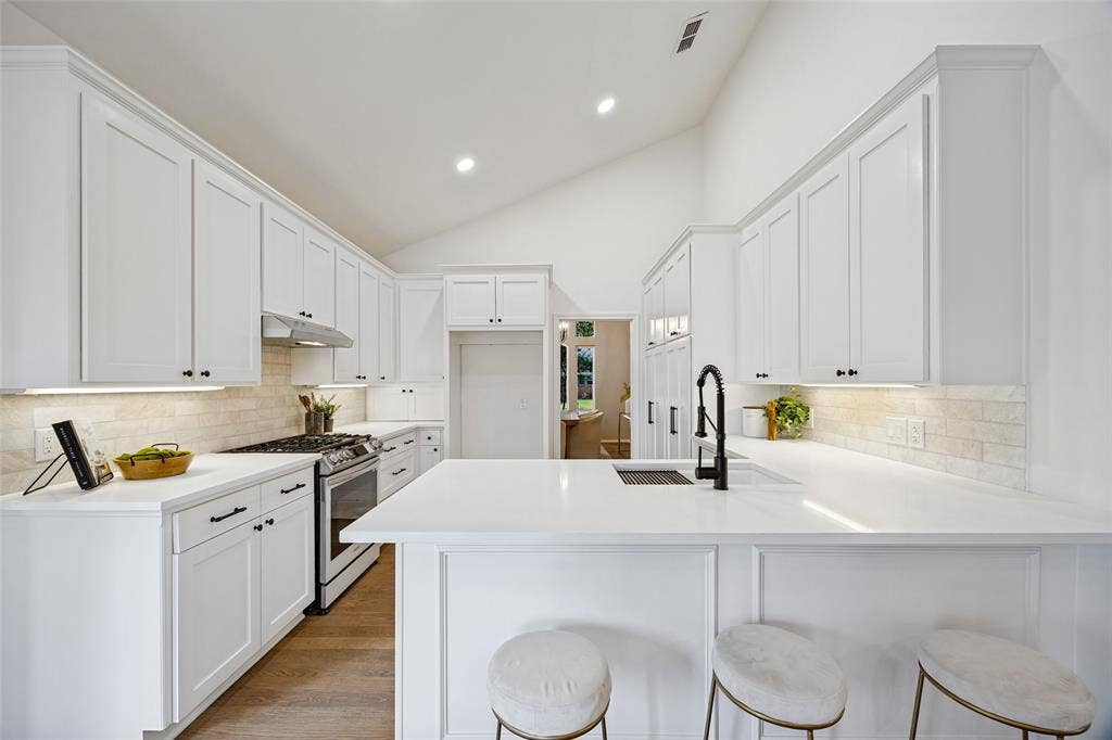6707 Dupper Drive, Dallas, TX 75252 6707 Dupper Drive, Dallas, TX 75252