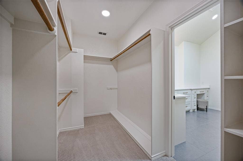 6707 Dupper Drive, Dallas, TX 75252 Primary closet