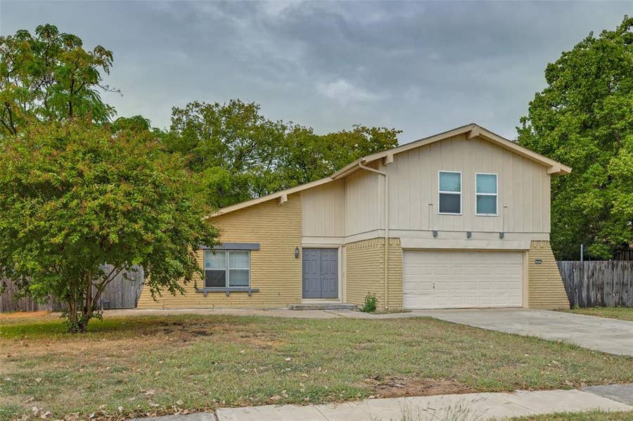 Property photo for 1601 Wendy Way, Richardson, TX