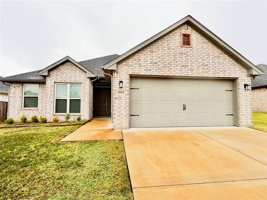 Property photo for 2915 Tulip Drive, Sherman, TX