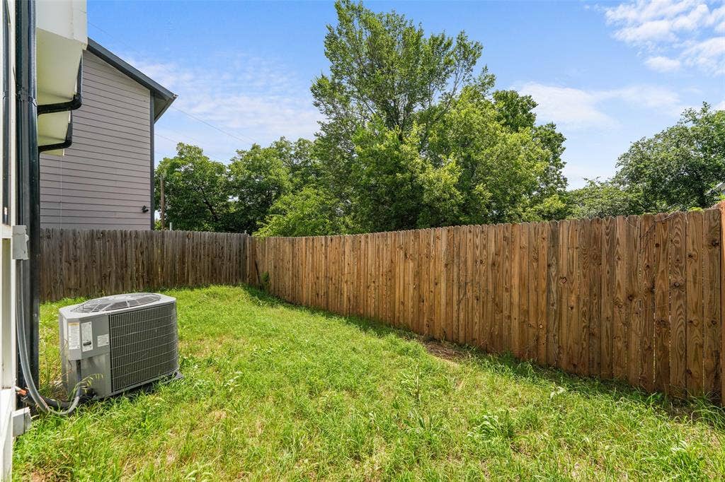 3142 Harmon Street, Dallas, TX 75215 3142 Harmon Street, Dallas, TX 75215