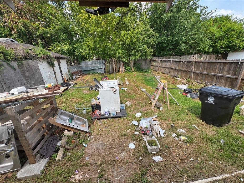 7217 Cowart Street, Houston, TX 77020 7217 Cowart Street, Houston, TX 77020