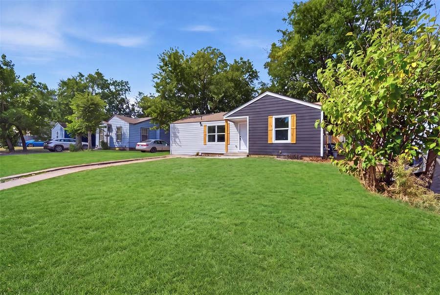 Property photo for 905 E Shaw Street, Fort Worth, TX