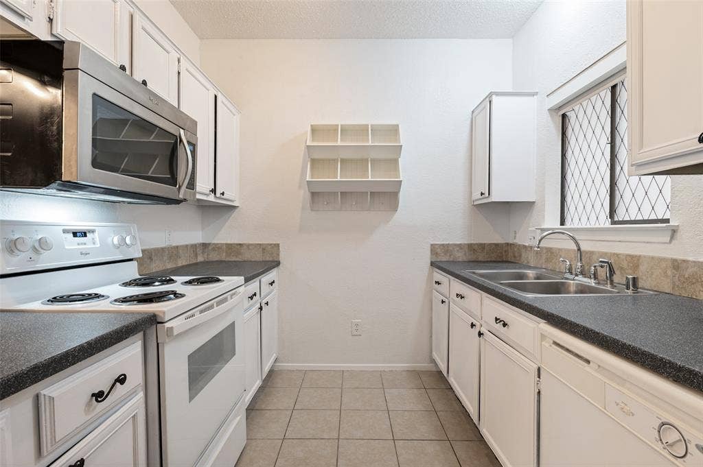 5550 SPRING VALLEY, #f22, Dallas, TX 75254