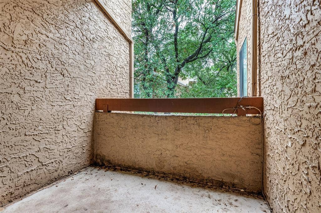 5550 SPRING VALLEY, #f22, Dallas, TX 75254