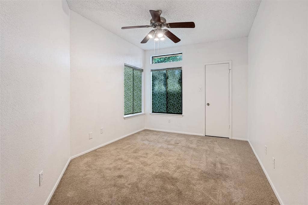 5550 SPRING VALLEY, #f22, Dallas, TX 75254