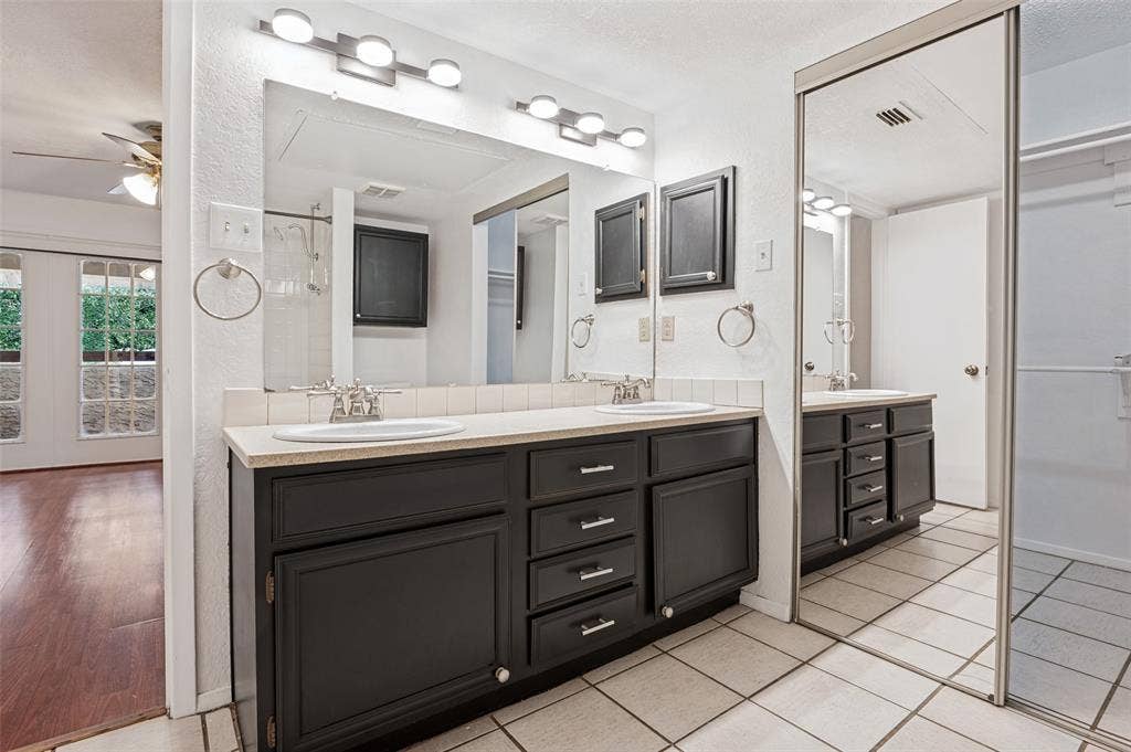 5550 SPRING VALLEY, #f22, Dallas, TX 75254