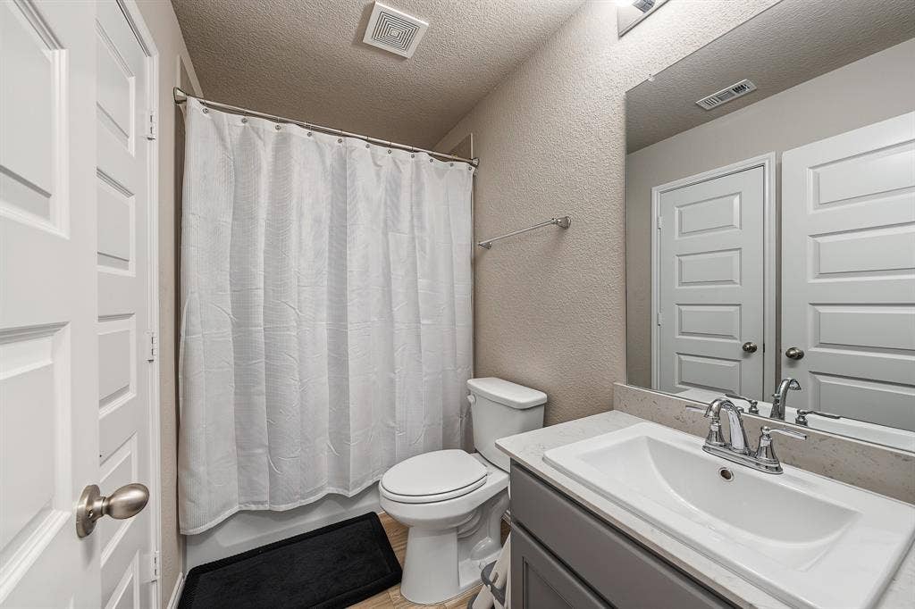 7508 Schooner Drive, Fort Worth, TX 76179 7508 Schooner Drive, Fort Worth, TX 76179
