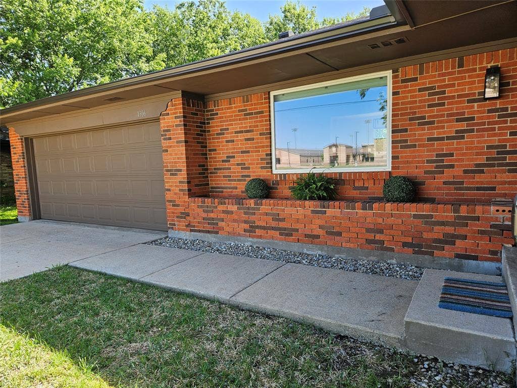 1306 N Powell Parkway, Anna, TX 75409 1306 N Powell Parkway, Anna, TX 75409