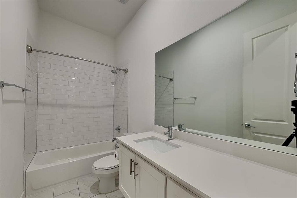 112 E Oscar Drive, Dallas, TX 75203
