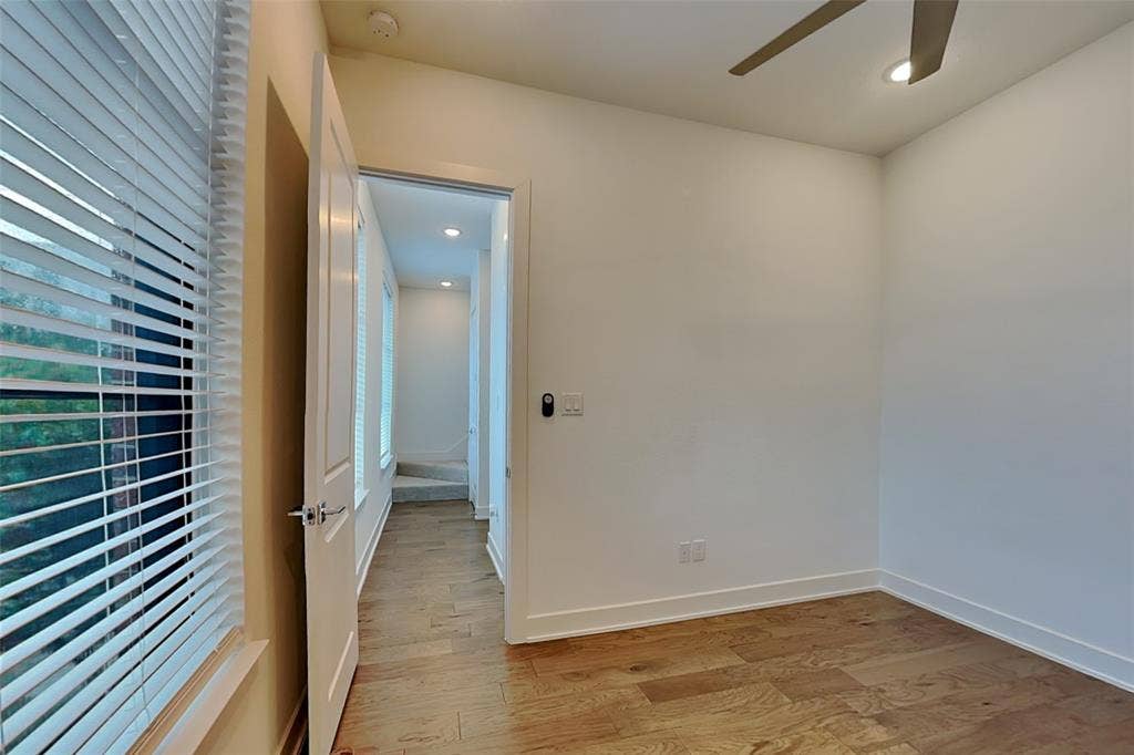112 E Oscar Drive, Dallas, TX 75203