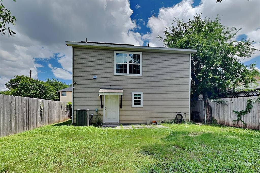 3321 Rutz Street, Dallas, TX 75212 3321 Rutz Street, Dallas, TX 75212