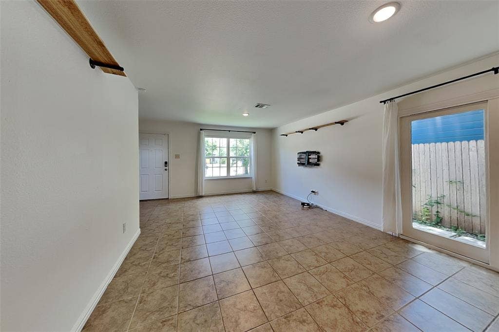 3321 Rutz Street, Dallas, TX 75212 3321 Rutz Street, Dallas, TX 75212
