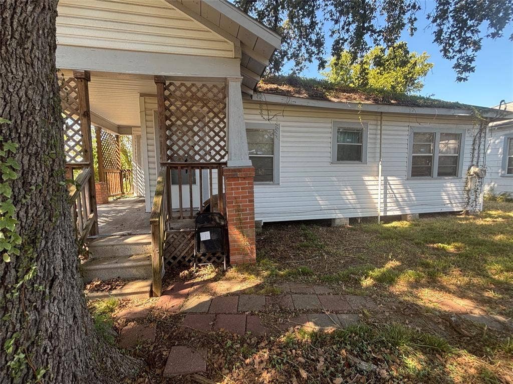 4821 New Orleans Street, Houston, TX 77020 4821 New Orleans Street, Houston, TX 77020