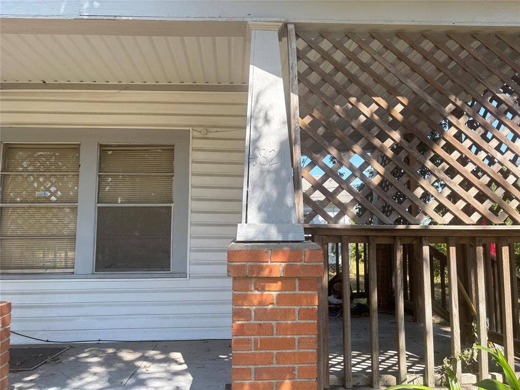 4821 New Orleans Street, Houston, TX 77020 4821 New Orleans Street, Houston, TX 77020