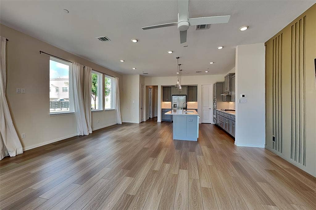 1192 Daybreak Drive, Allen, TX 75013 1192 Daybreak Drive, Allen, TX 75013