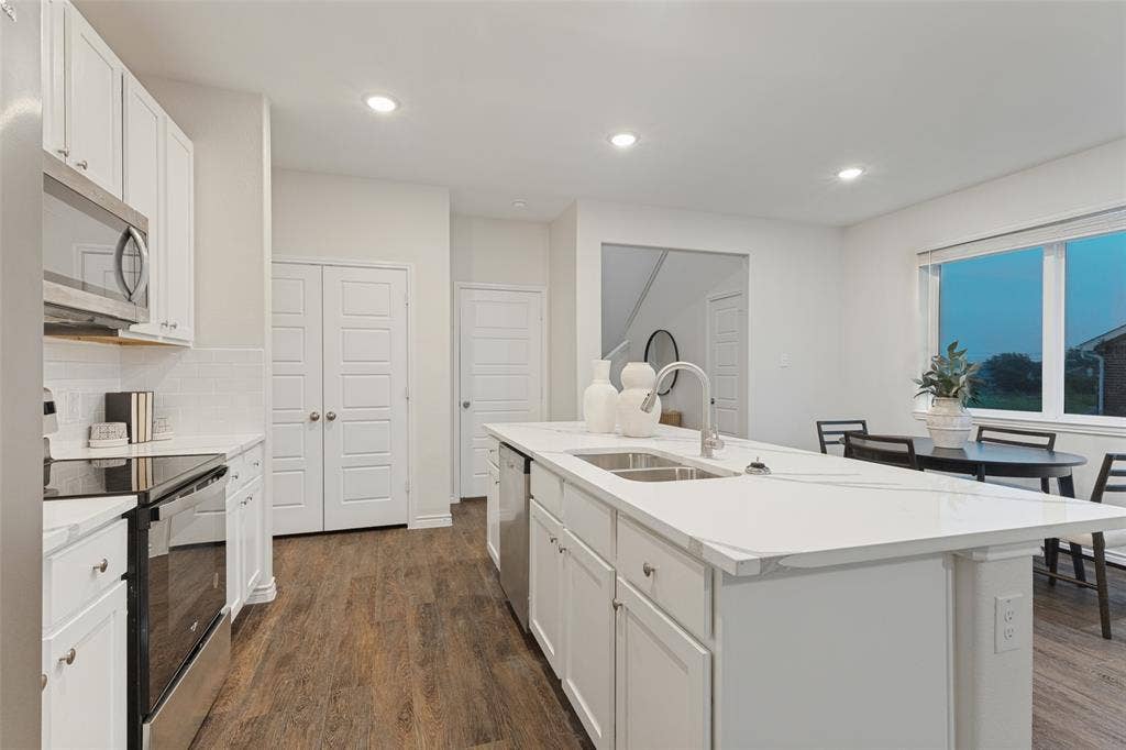 829 Jetliner Avenue, Fort Worth, TX 76131 829 Jetliner Avenue, Fort Worth, TX 76131